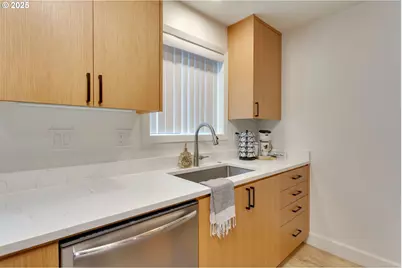 200 Burnham Rd #200, Lake Oswego, OR 97034 - Photo 17