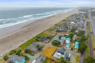 1420 N Pacific Ln, Rockaway Beach, OR 97136 - Photo 5