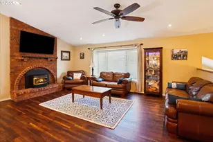 39340 Glover Ct, Sandy, OR 97055 - Photo 5