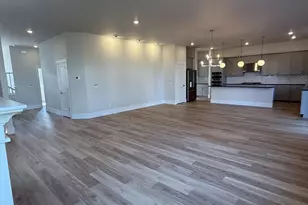 11721 SW Hayrick Ter, Beaverton, OR 97007 - Photo 3