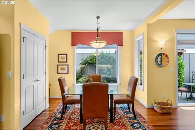 8914 SW Taylors Ferry Rd, Portland, OR 97223 - Photo 5