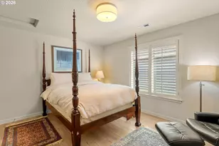 8914 SW Taylors Ferry Rd, Portland, OR 97223 - Photo 37