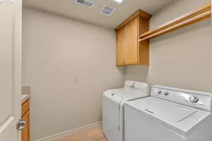 8914 SW Taylors Ferry Rd, Portland, OR 97223 - Photo 39