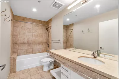 922 NW 11th Ave #307, Portland, OR 97209 - Photo 29