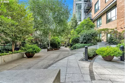 922 NW 11th Ave #307, Portland, OR 97209 - Photo 31