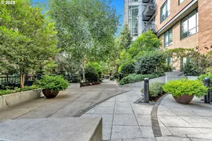 922 NW 11th Ave, Portland, OR 97209 - Photo 31