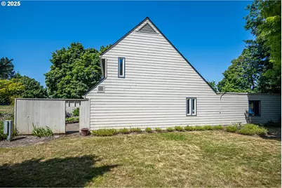 361 NE Village Squire Ave, Gresham, OR 97030 - Photo 27