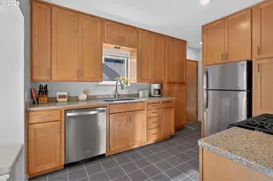 5903 SW Old Scholls Ferry Rd, Portland, OR 97225 - Photo 9