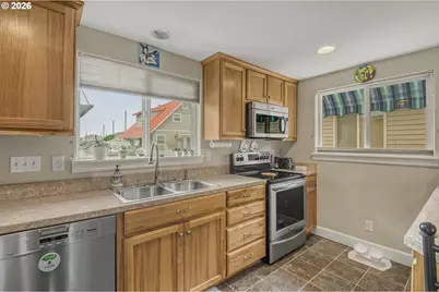 19609 NE Marine Dr #L20, Portland, OR 97230 - Photo 11