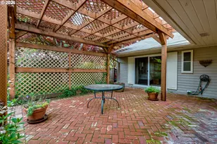 410 Dartmoor Dr, Eugene, OR 97401 - Photo 31
