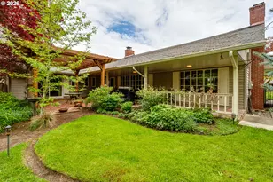 410 Dartmoor Dr, Eugene, OR 97401 - Photo 27