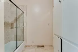 410 Dartmoor Dr, Eugene, OR 97401 - Photo 15