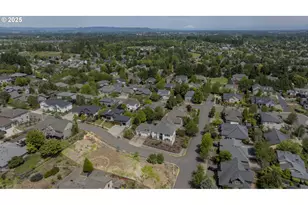 2683 NW Mt Hood, McMinnville, OR 97128 - Photo 5