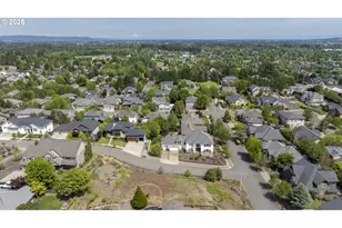 2683 NW Mt Hood, McMinnville, OR 97128 - Photo 15