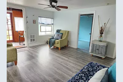 782 Laurel Ave, Reedsport, OR 97467 - Photo 9