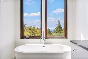 8718 NW Terraceview Ct, Portland, OR 97229 - Photo 23