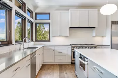 8718 NW Terraceview Ct, Portland, OR 97229 - Photo 11