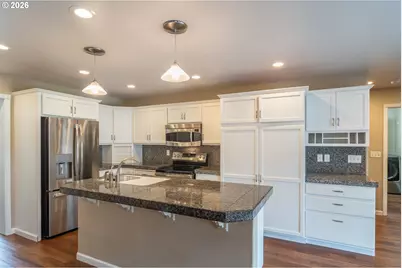 1044 NW Kring St, Roseburg, OR 97471 - Photo 7