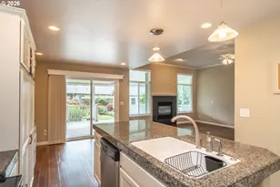 1044 NW Kring St, Roseburg, OR 97471 - Photo 9