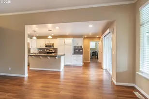 1044 NW Kring St, Roseburg, OR 97471 - Photo 5