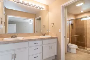 1044 NW Kring St, Roseburg, OR 97471 - Photo 17