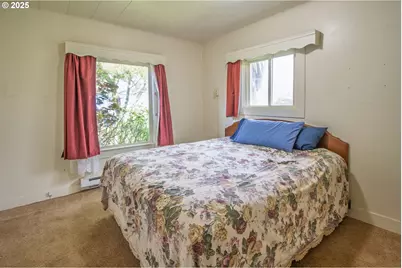 655 6th St, Myrtle Point, OR 97458 - Photo 9