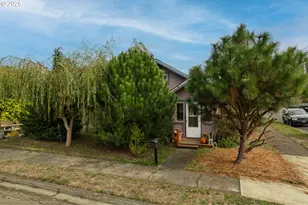 655 6th St, Myrtle Point, OR 97458 - Photo 3