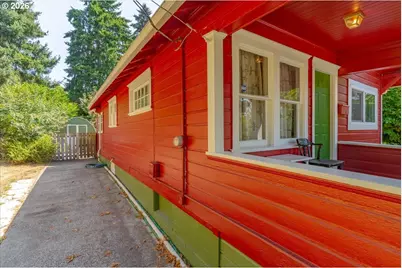 880 NE Thompson Ave, Salem, OR 97301 - Photo 15