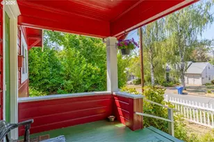 880 NE Thompson Ave, Salem, OR 97301 - Photo 5