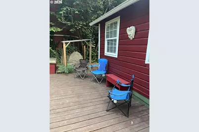 880 NE Thompson Ave, Salem, OR 97301 - Photo 45