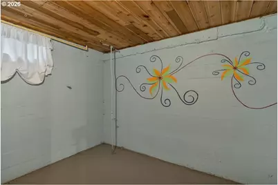 880 NE Thompson Ave, Salem, OR 97301 - Photo 39