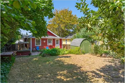 880 NE Thompson Ave, Salem, OR 97301 - Photo 11