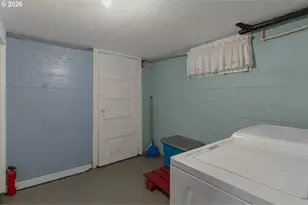880 NE Thompson Ave, Salem, OR 97301 - Photo 37