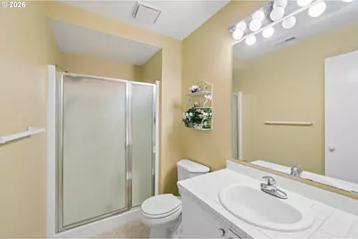 7557 N Edgewater Ave, Portland, OR 97203 - Photo 23