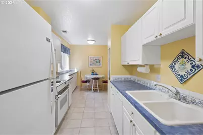 7557 N Edgewater Ave, Portland, OR 97203 - Photo 15