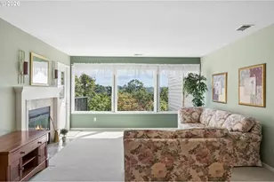 7557 N Edgewater Ave, Portland, OR 97203 - Photo 9