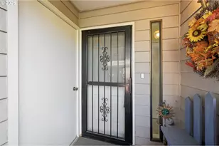 7557 N Edgewater Ave, Portland, OR 97203 - Photo 5
