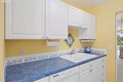 7557 N Edgewater Ave, Portland, OR 97203 - Photo 17