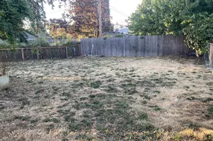 3960 Virginia Ave, Springfield, OR 97478 - Photo 7