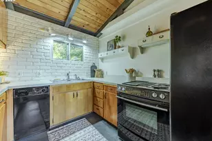 83694 Rio Rd, Florence, OR 97439 - Photo 13