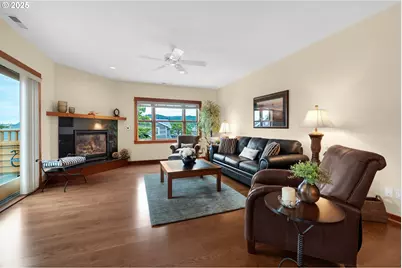 123 S Hemlock St #201, Cannon Beach, OR 97110 - Photo 13