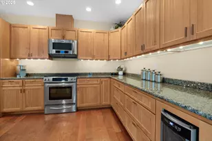 123 S Hemlock St, Cannon Beach, OR 97110 - Photo 21