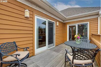 123 S Hemlock St #201, Cannon Beach, OR 97110 - Photo 33