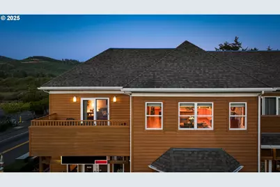 123 S Hemlock St #201, Cannon Beach, OR 97110 - Photo 3