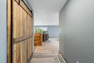 2106 SW Nye Ave, Pendleton, OR 97801 - Photo 5