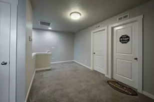 2917 Fruit Valley Rd, Vancouver, WA 98660 - Photo 15