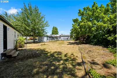 655 NE Burnett Rd #4, McMinnville, OR 97128 - Photo 43