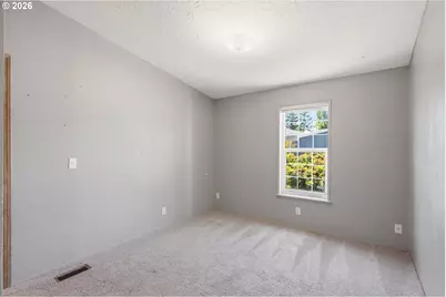 655 NE Burnett Rd #4, McMinnville, OR 97128 - Photo 33