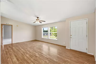 655 NE Burnett Rd #4, McMinnville, OR 97128 - Photo 7