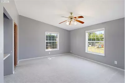 655 NE Burnett Rd #4, McMinnville, OR 97128 - Photo 17